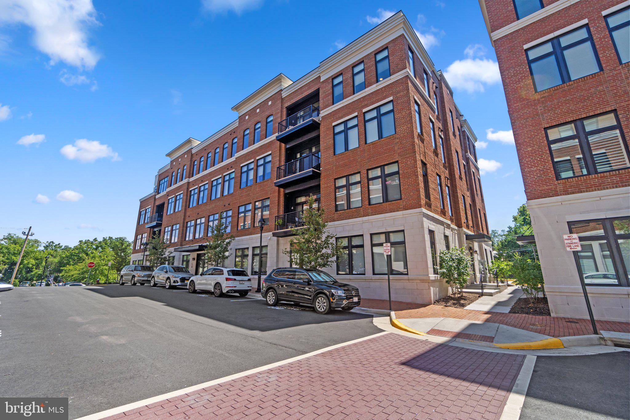 5 STATIONMASTER ST SE #400