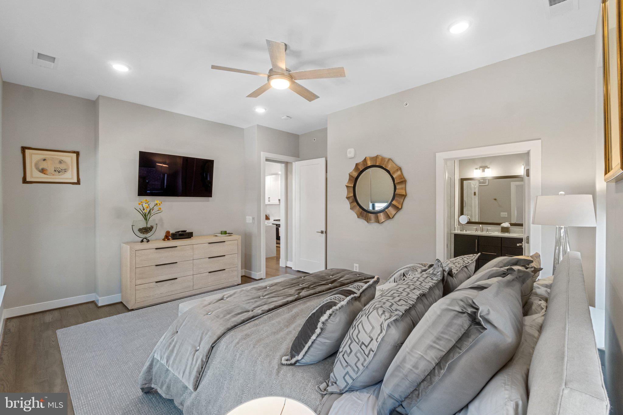 5 STATIONMASTER ST SE #400