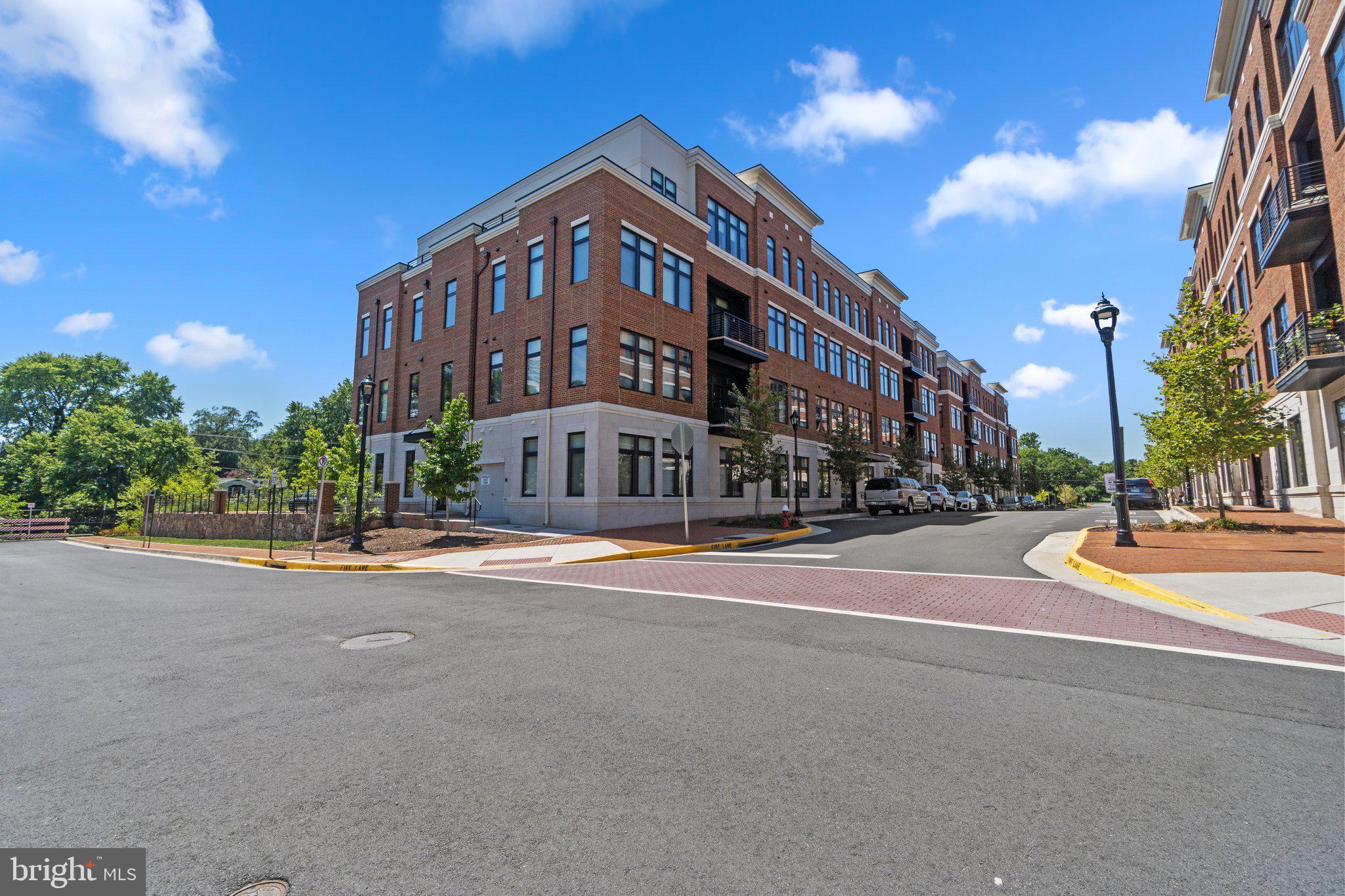 5 STATIONMASTER ST SE #400