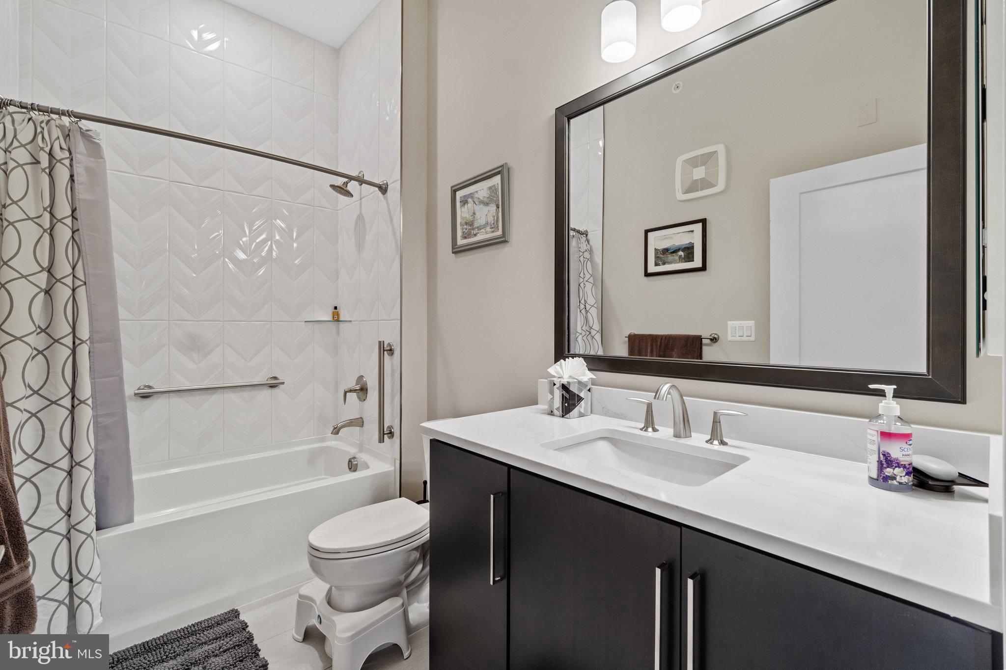 5 STATIONMASTER ST SE #400