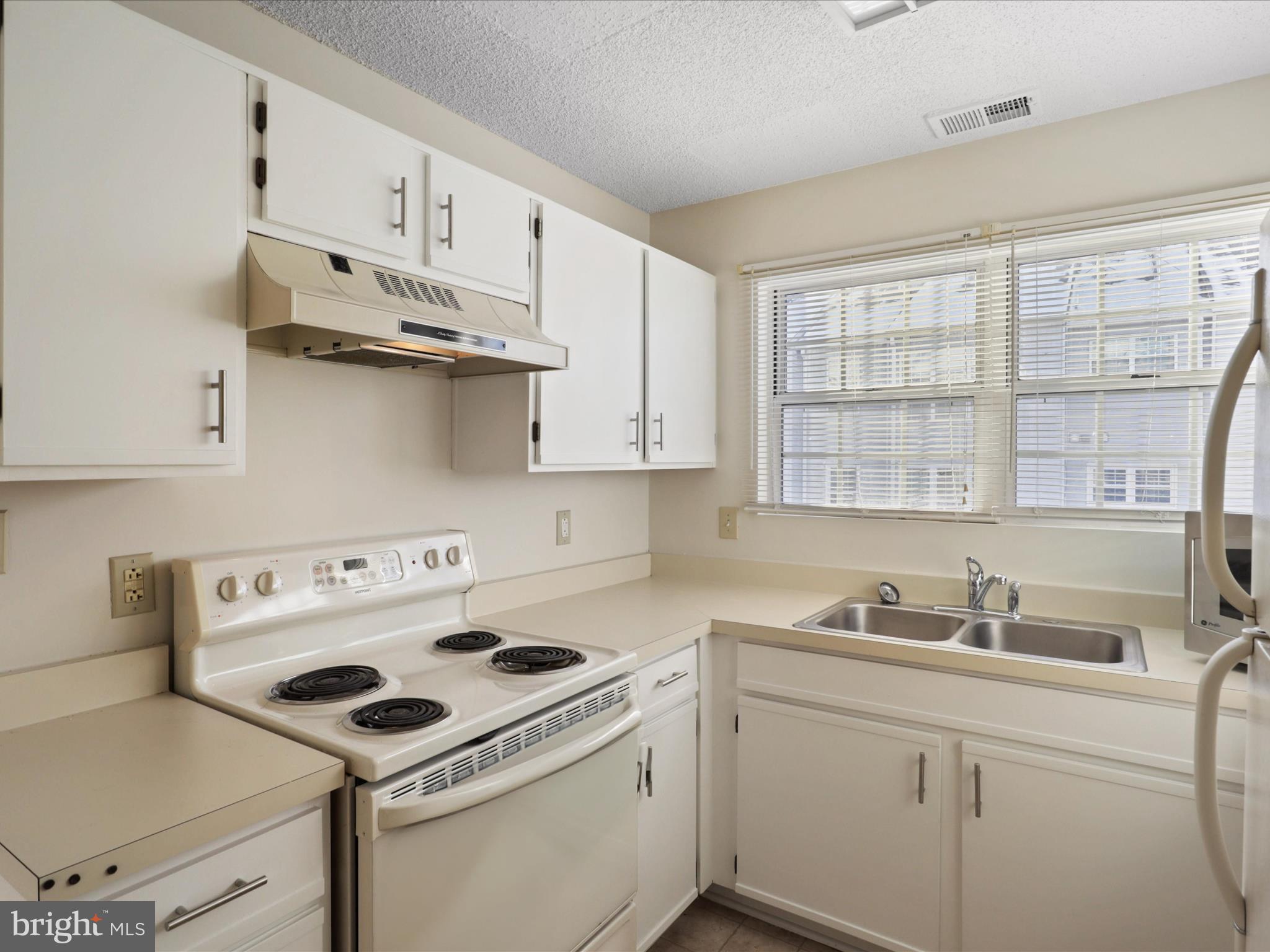 1108 HUNTMASTER TER NE #202