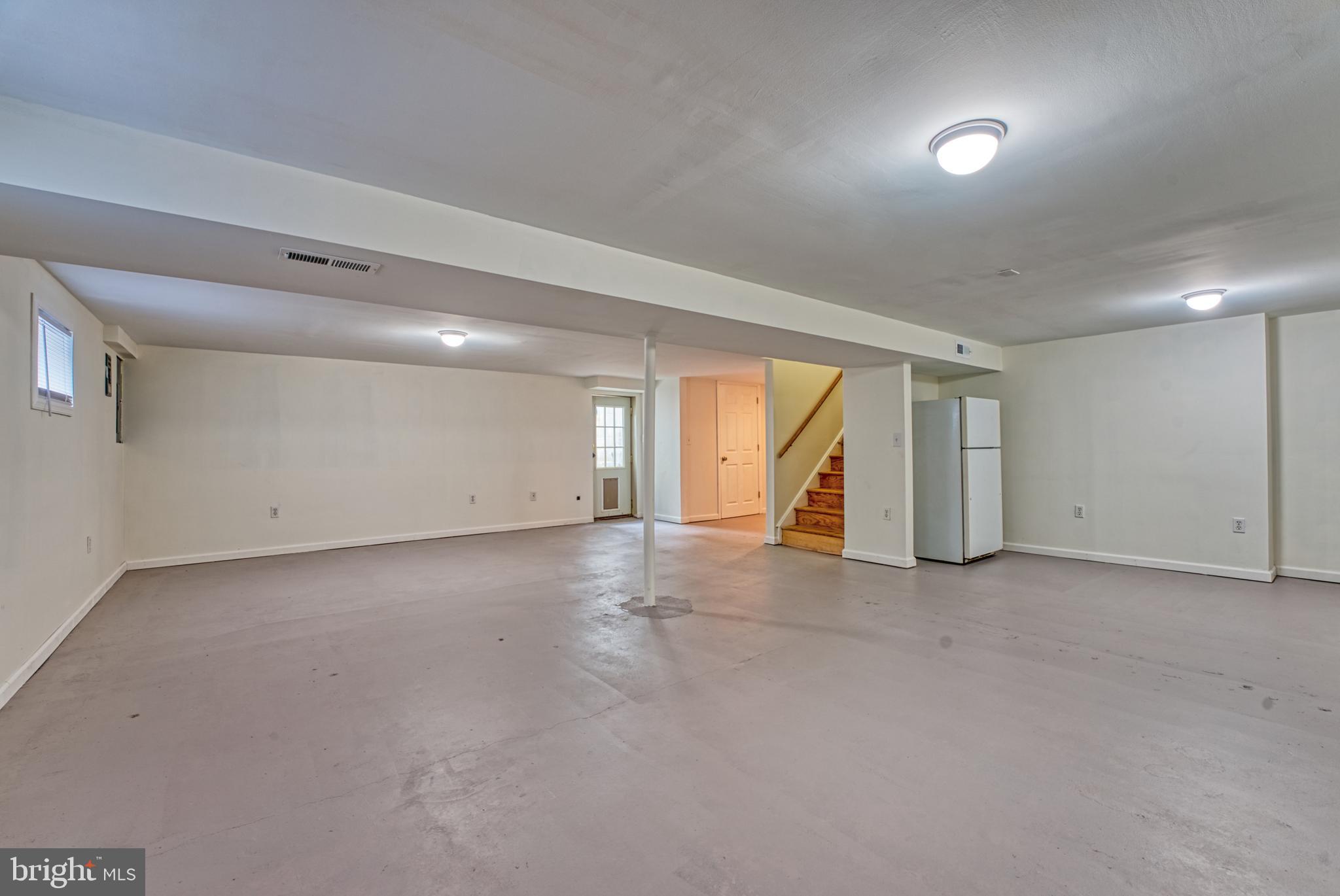 57 N Laycock St