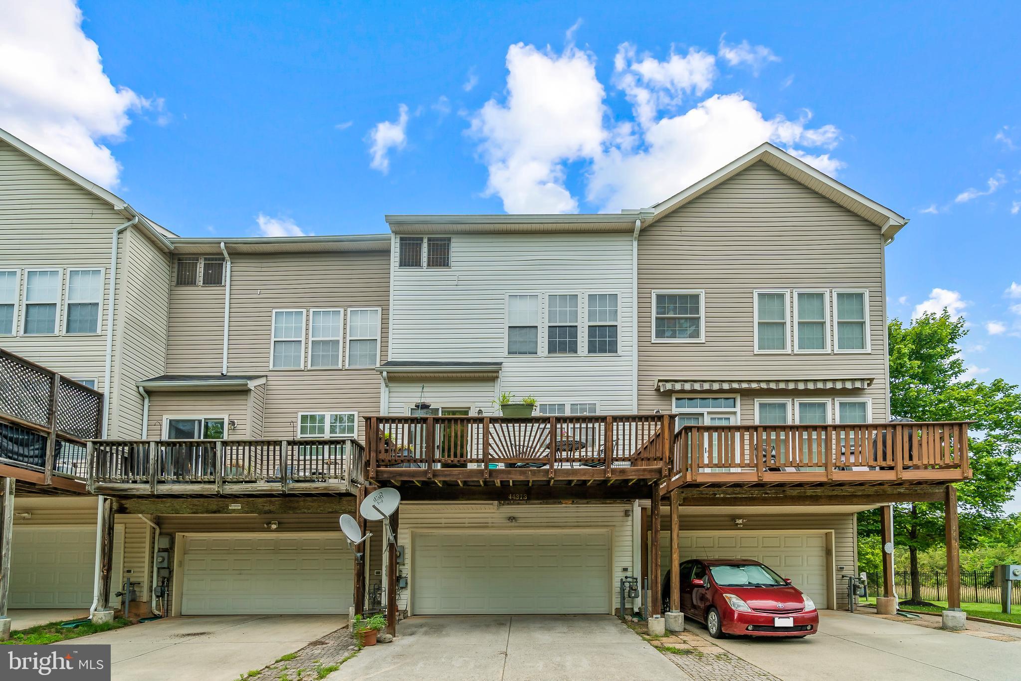 44313 SUSCON SQ