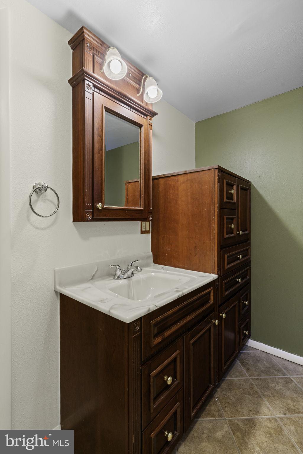 108 Tamarack Ct