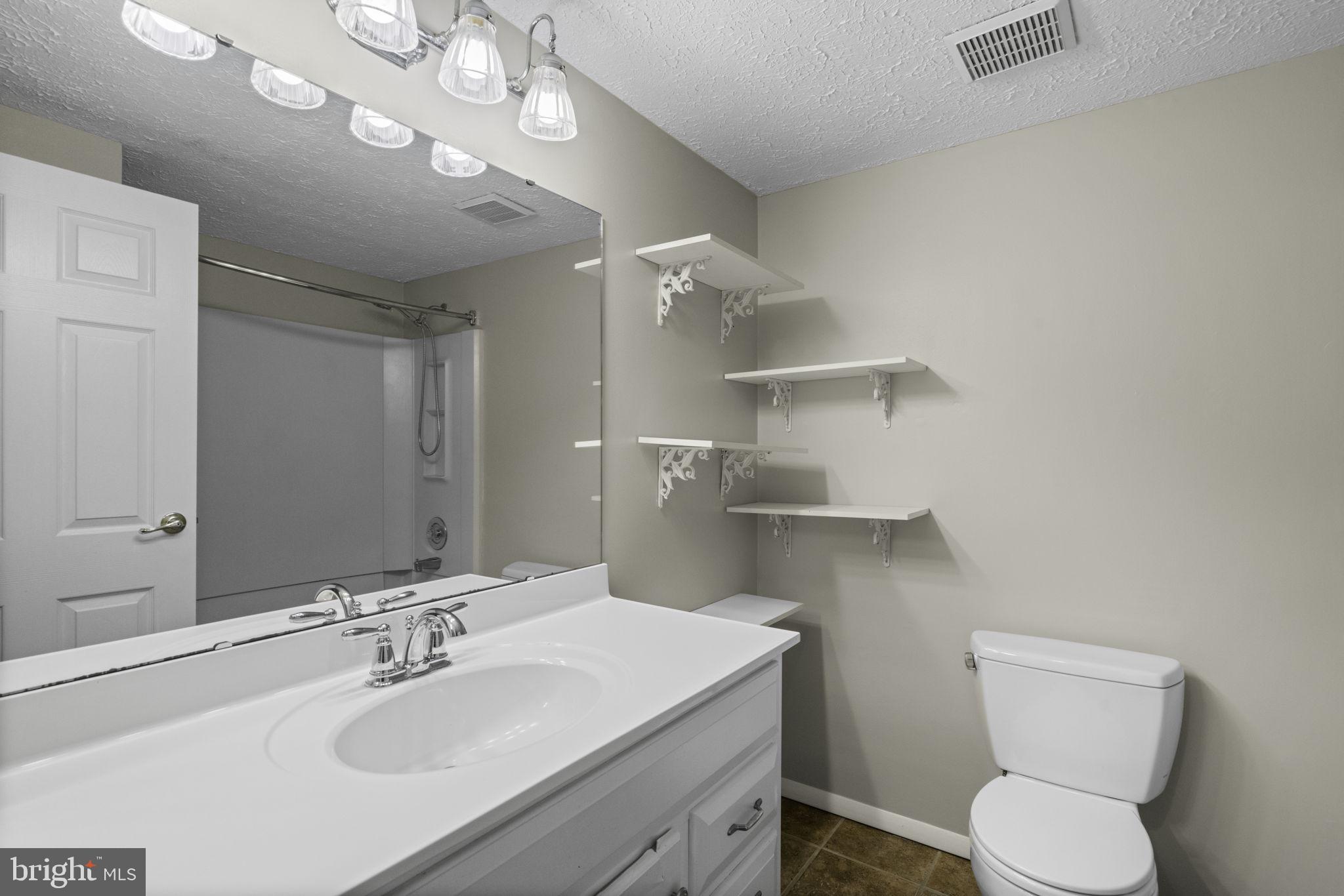 108 Tamarack Ct