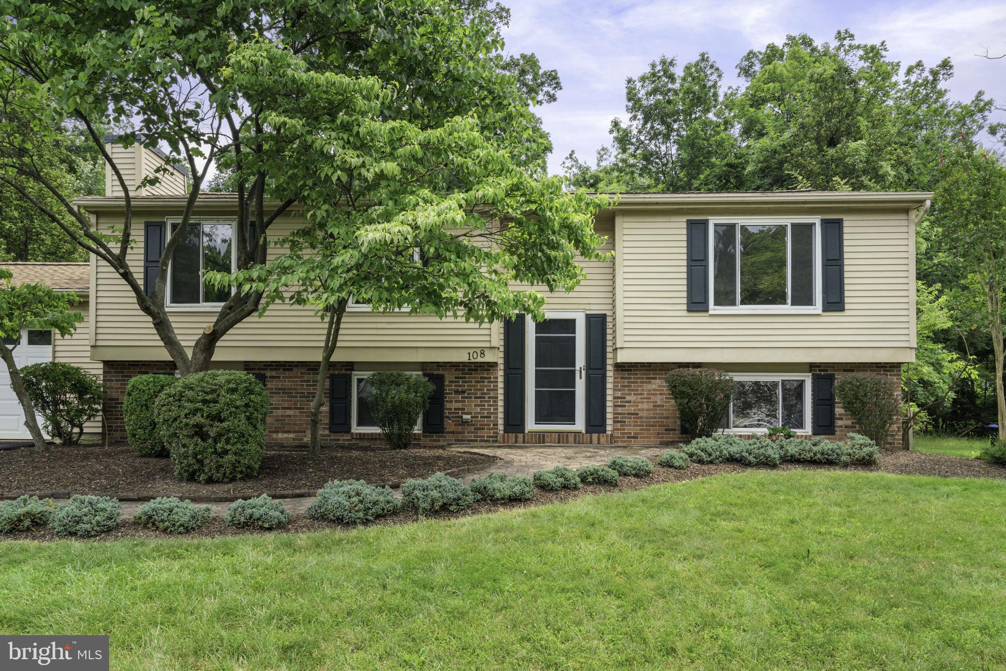108 Tamarack Ct