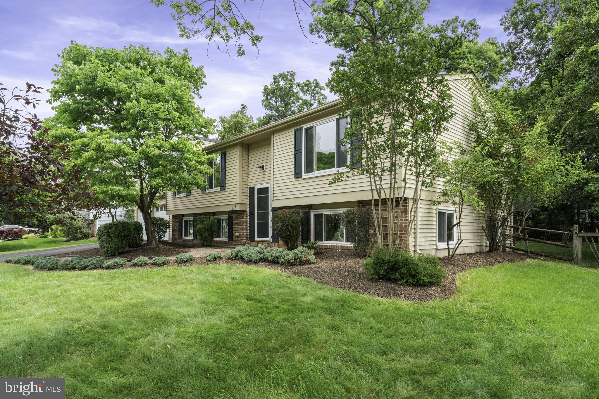 108 Tamarack Ct