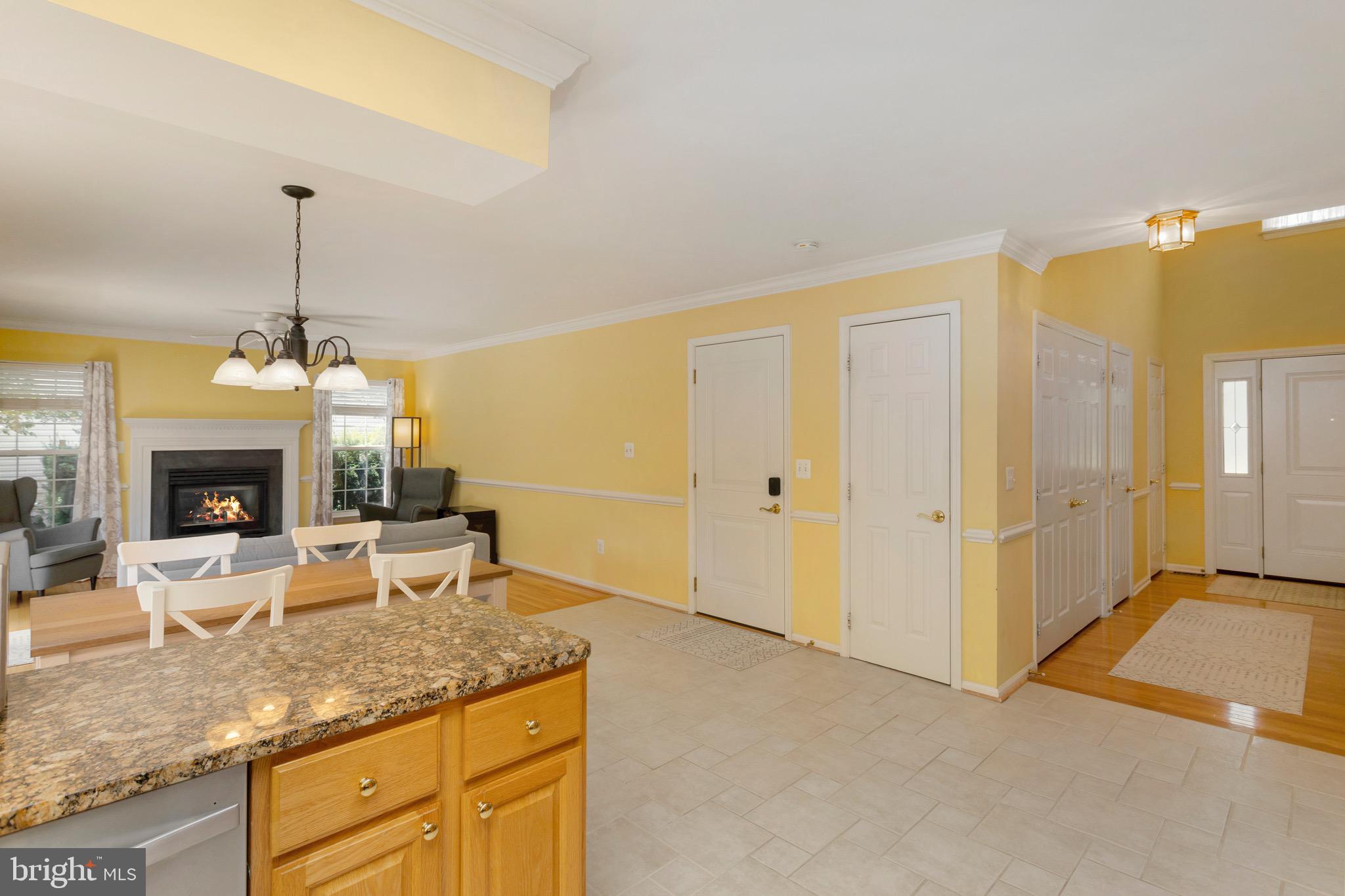 305 Oakcrest Manor Dr NE