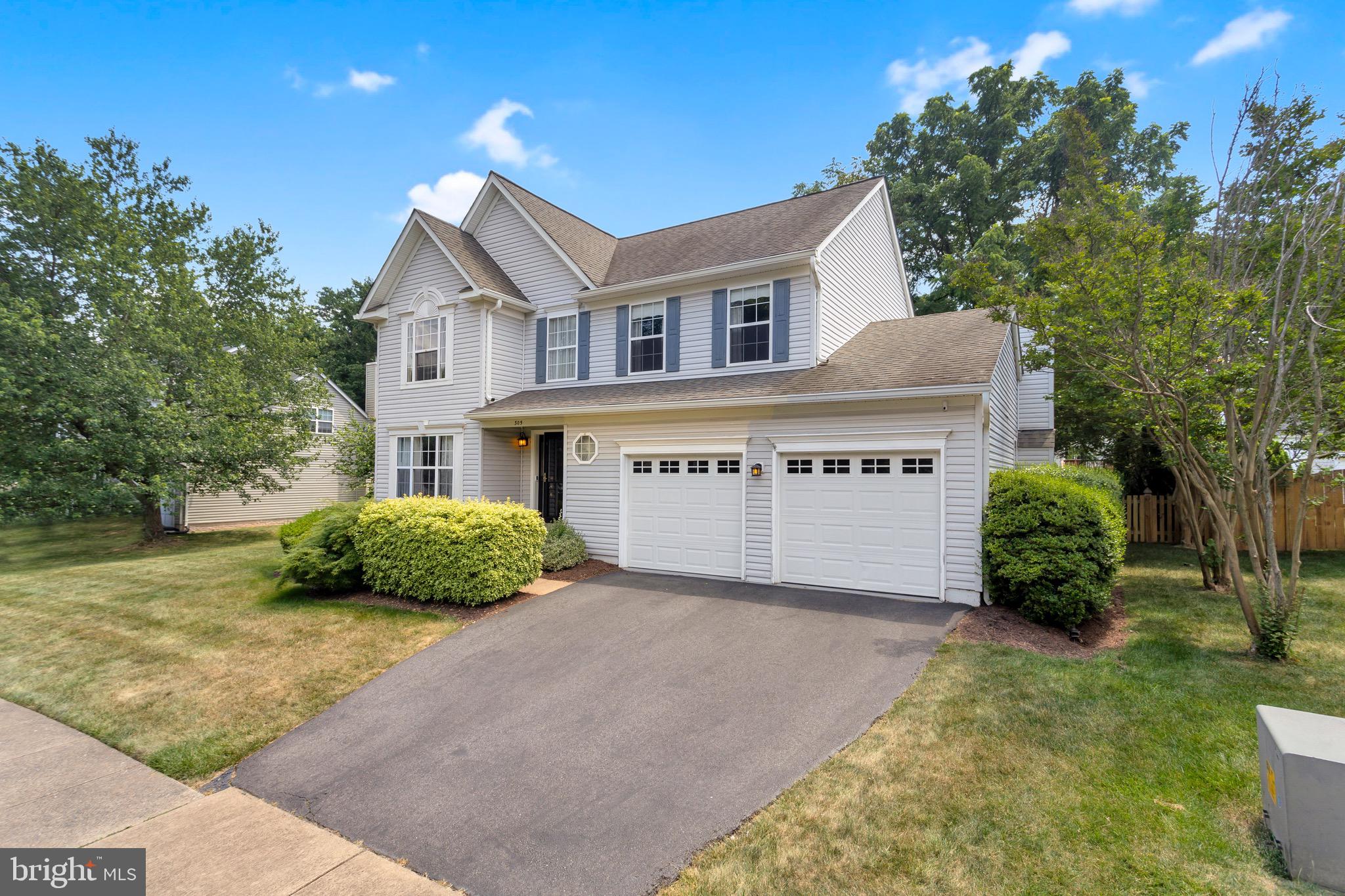 305 Oakcrest Manor Dr NE