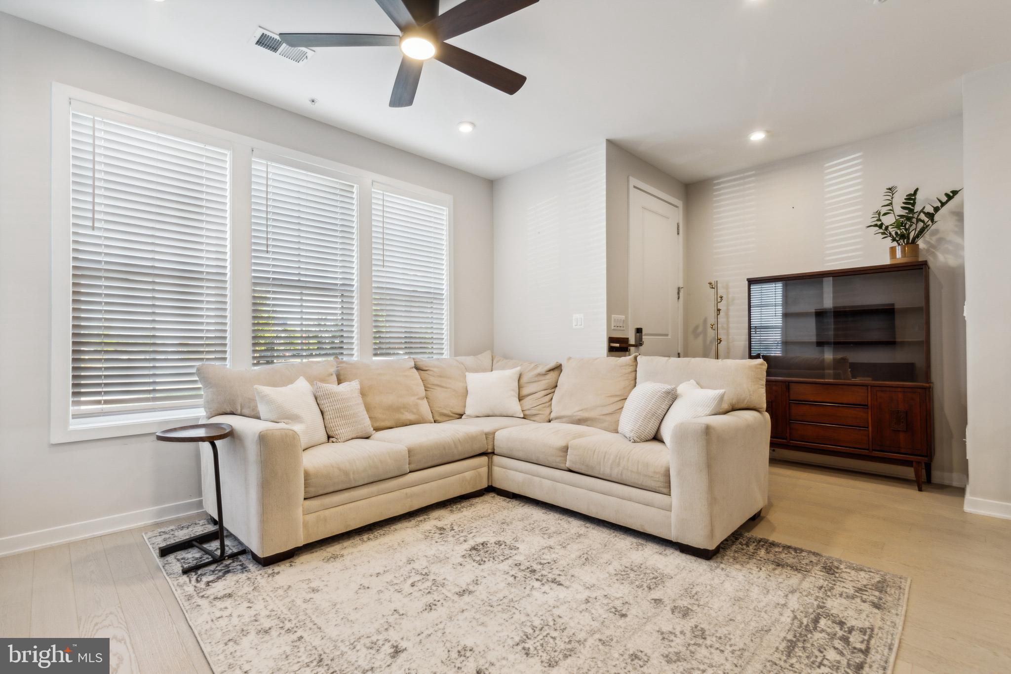 22318 ROANOKE RISE TER