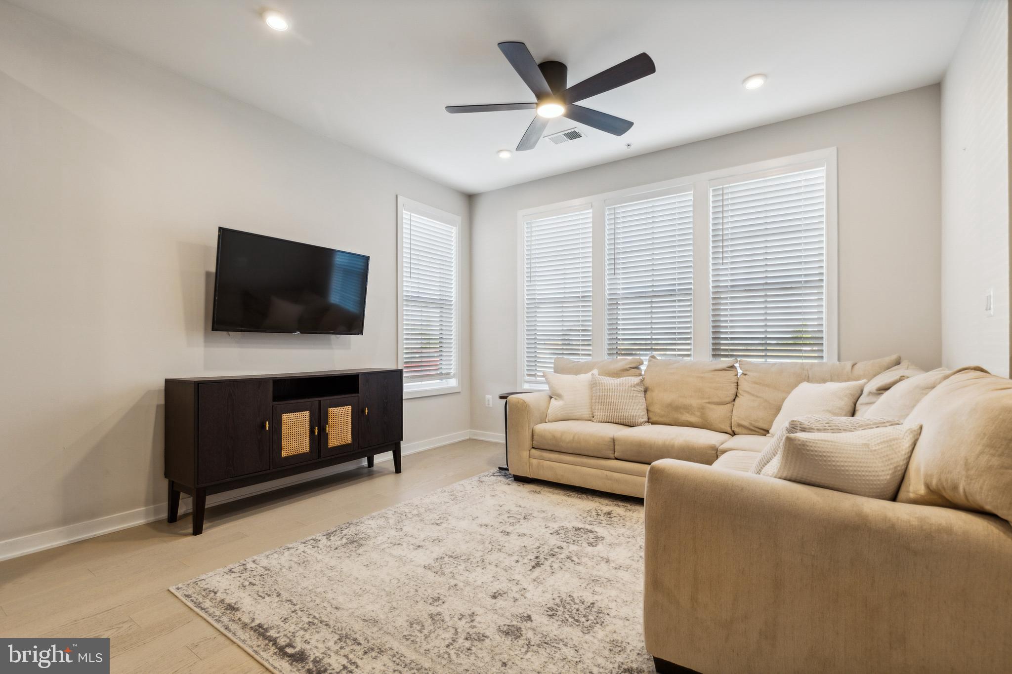 22318 ROANOKE RISE TER