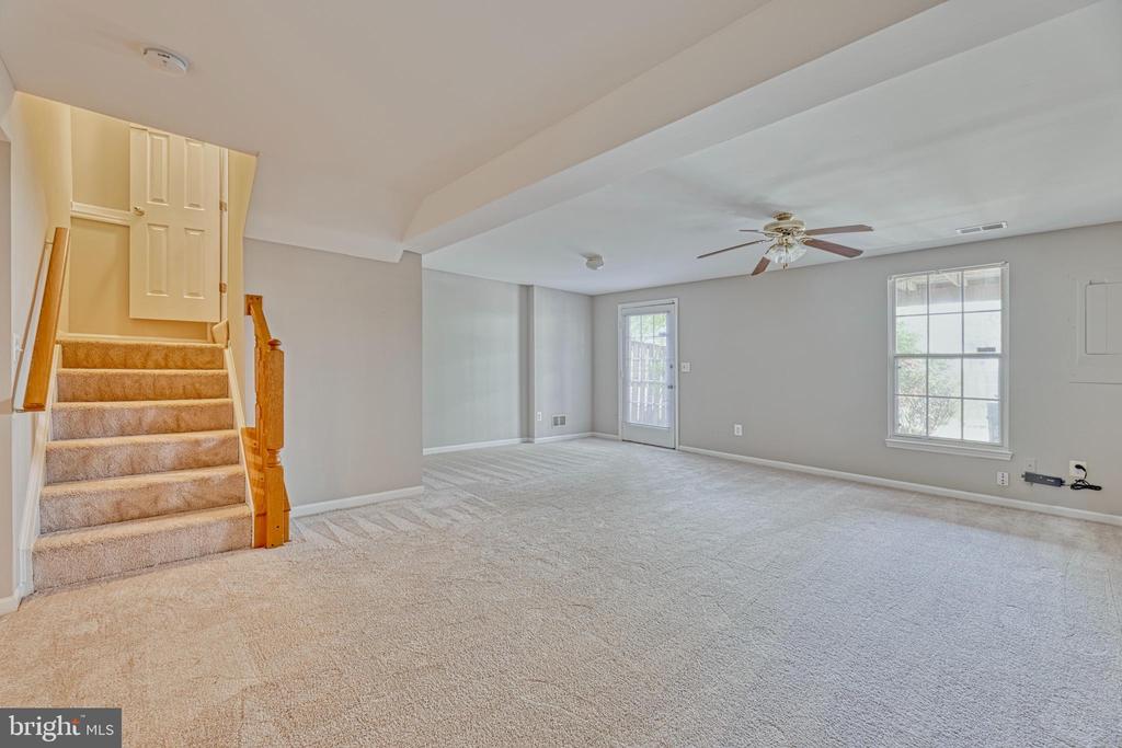 43960 Minthill Ter
