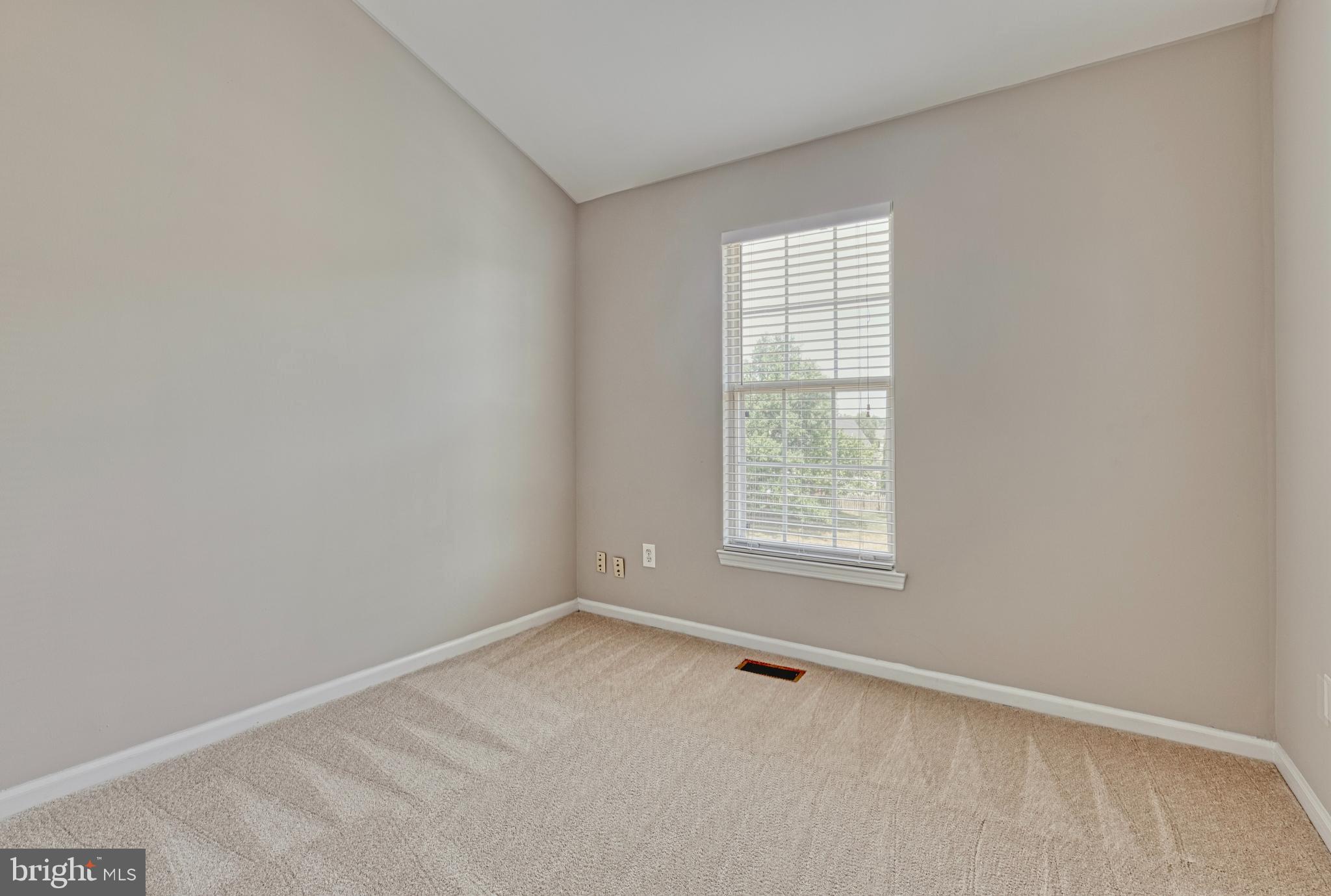 43960 Minthill Ter