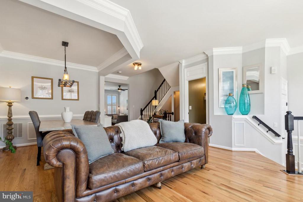 43121 SHADOW TERRACE