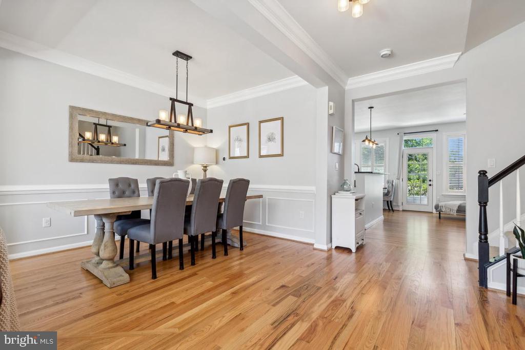 43121 SHADOW TERRACE