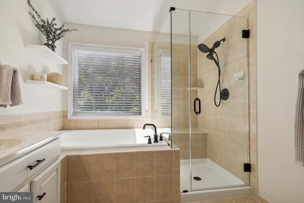 43121 SHADOW TERRACE