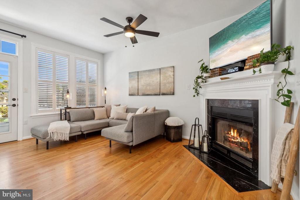 43121 SHADOW TERRACE