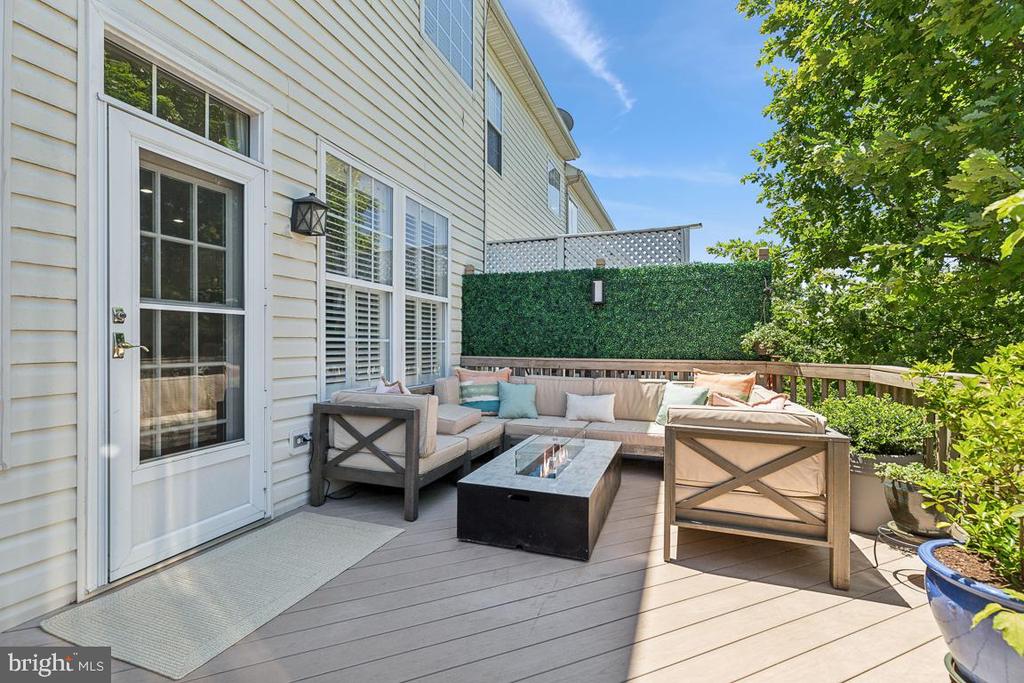43121 SHADOW TERRACE