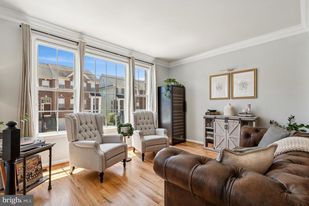 43121 SHADOW TERRACE
