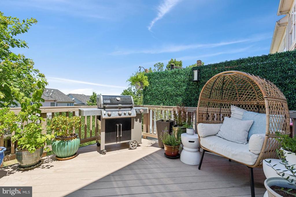 43121 SHADOW TERRACE