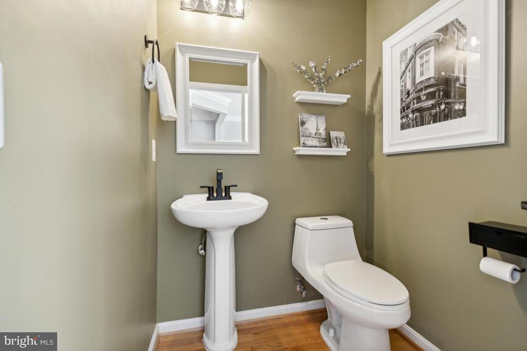43121 SHADOW TERRACE