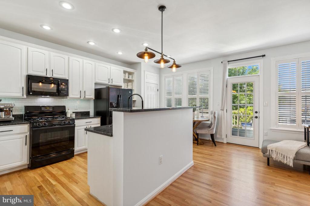 43121 SHADOW TERRACE