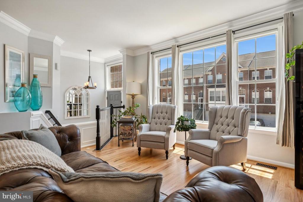 43121 SHADOW TERRACE