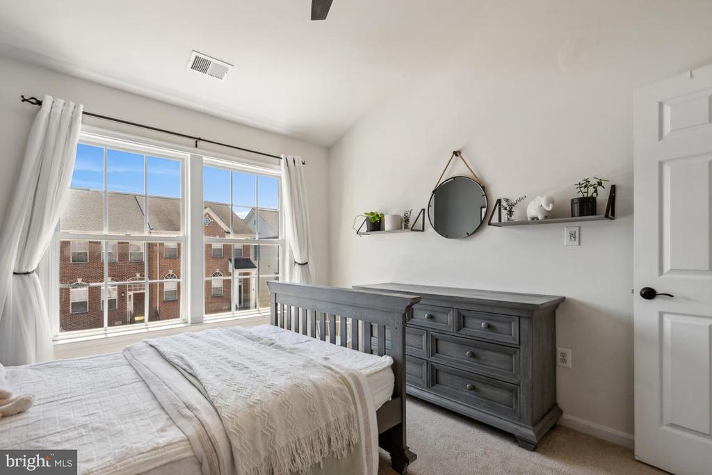 43121 SHADOW TERRACE