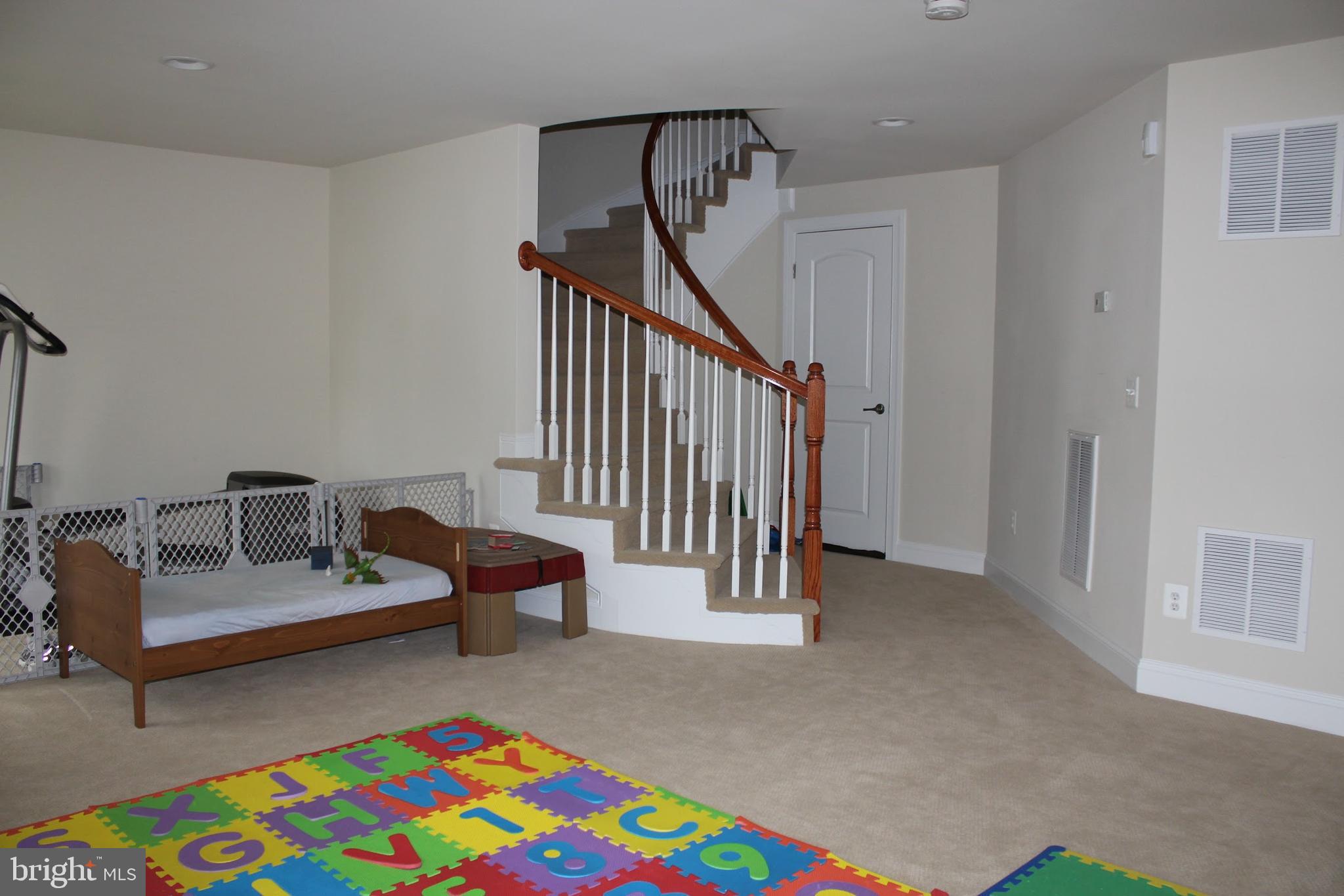 22217 FALLING TERRACE