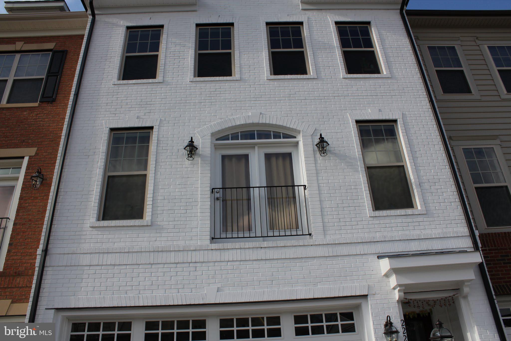 22217 FALLING TERRACE