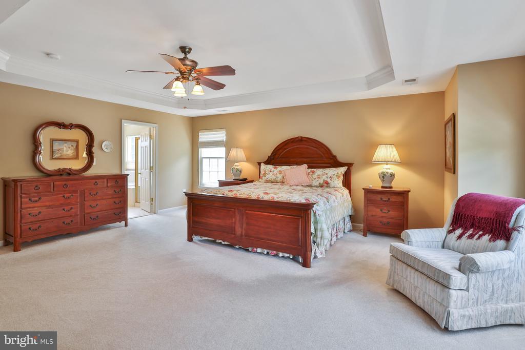 434 E LOUDOUN VALLEY DRIVE
