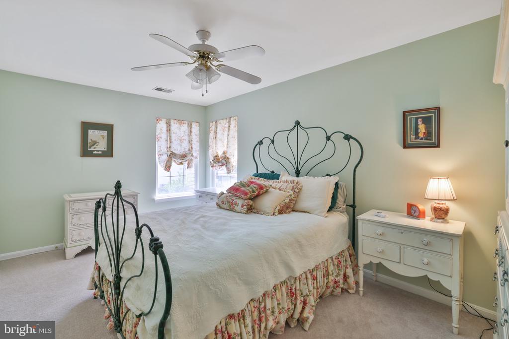 434 E LOUDOUN VALLEY DRIVE