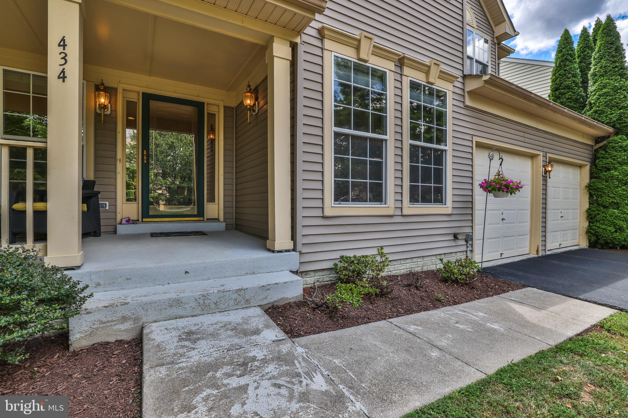 434 E LOUDOUN VALLEY DRIVE