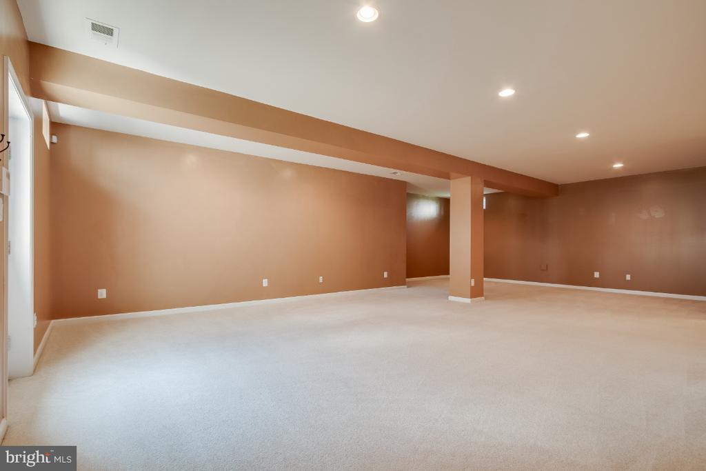 21956 PANMURE COURT