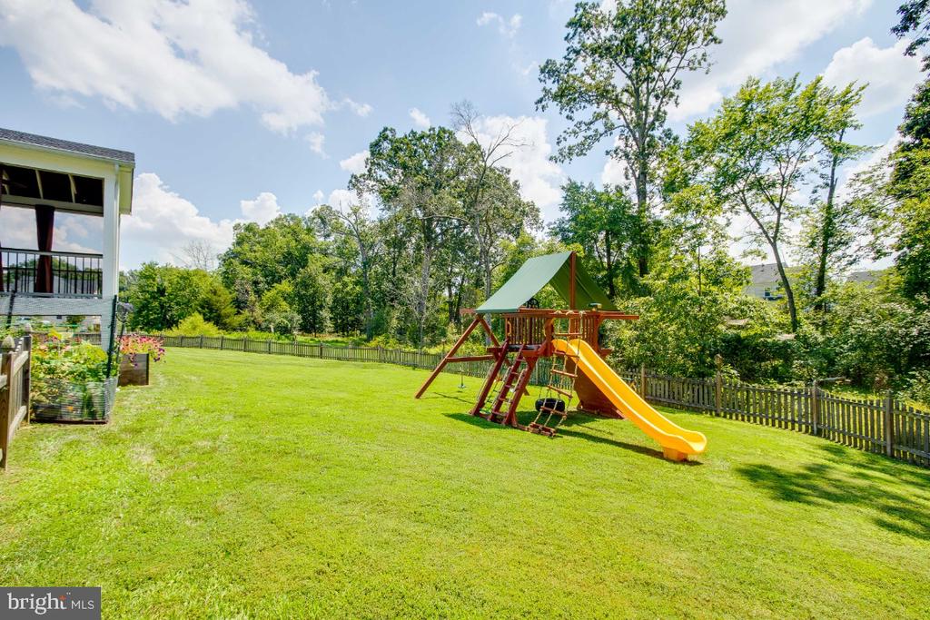 21956 PANMURE COURT