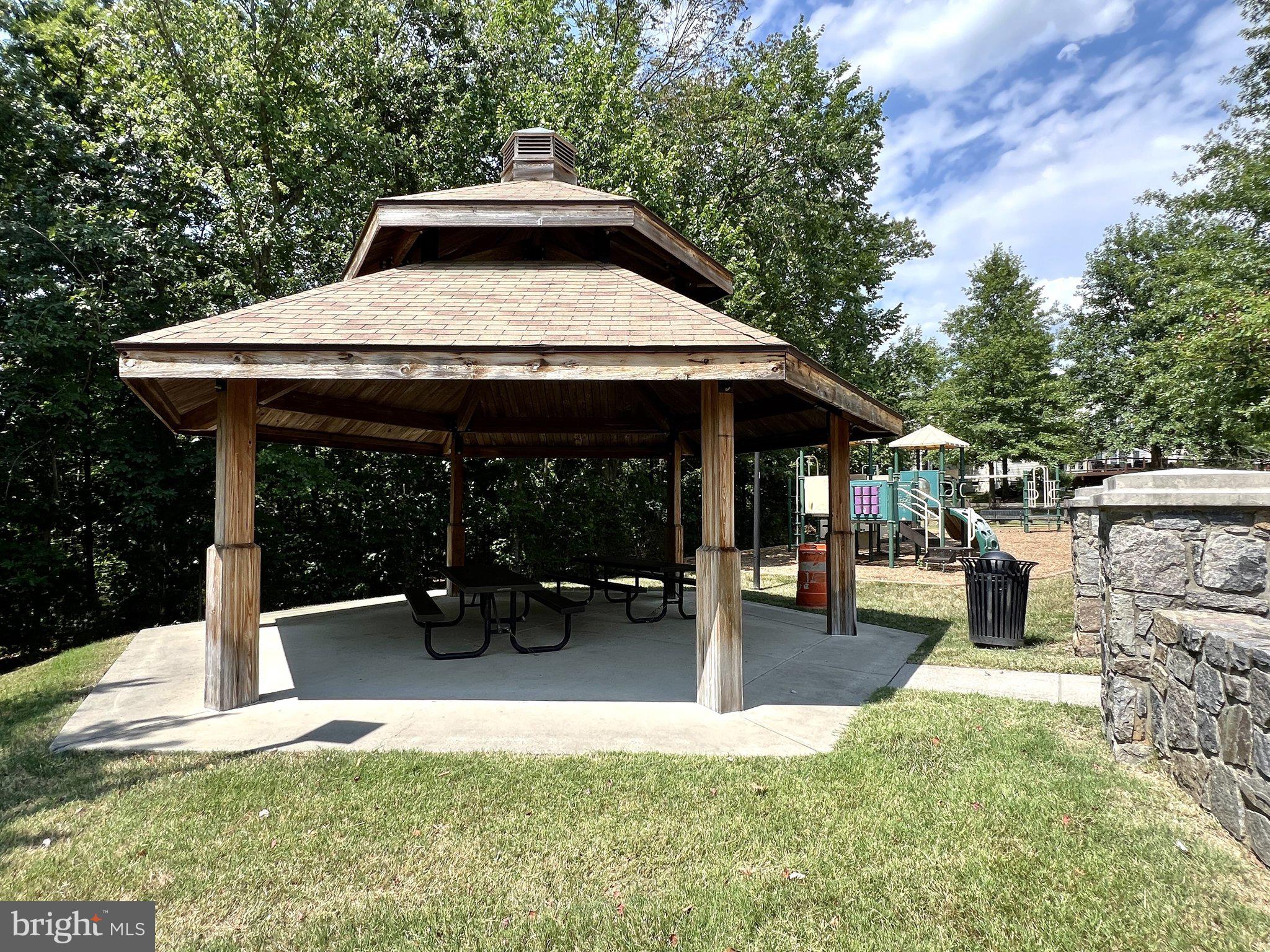 25529 Oak Medley Ter