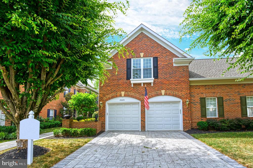 18424 Lanier Island Sq