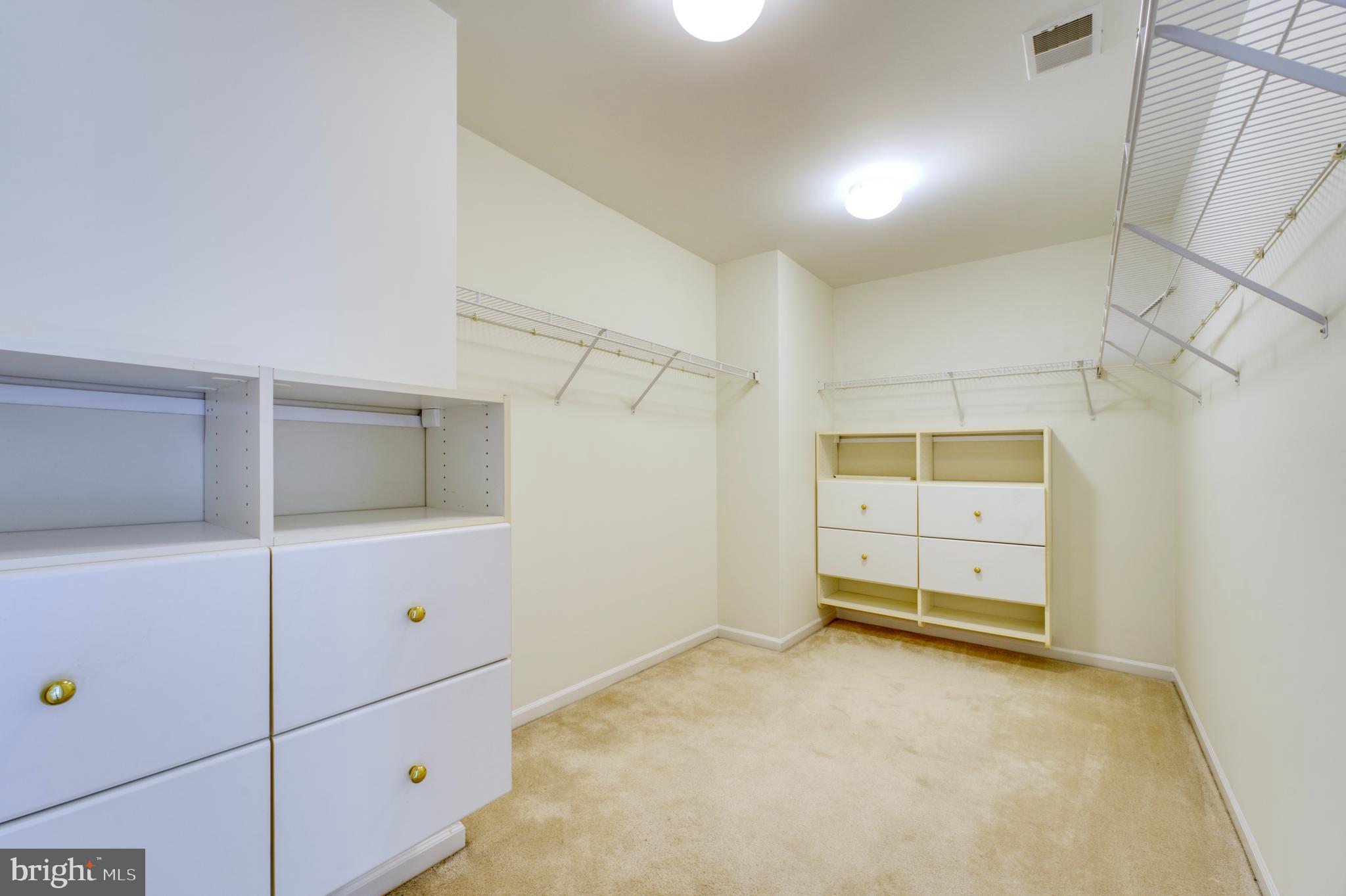 18424 Lanier Island Sq