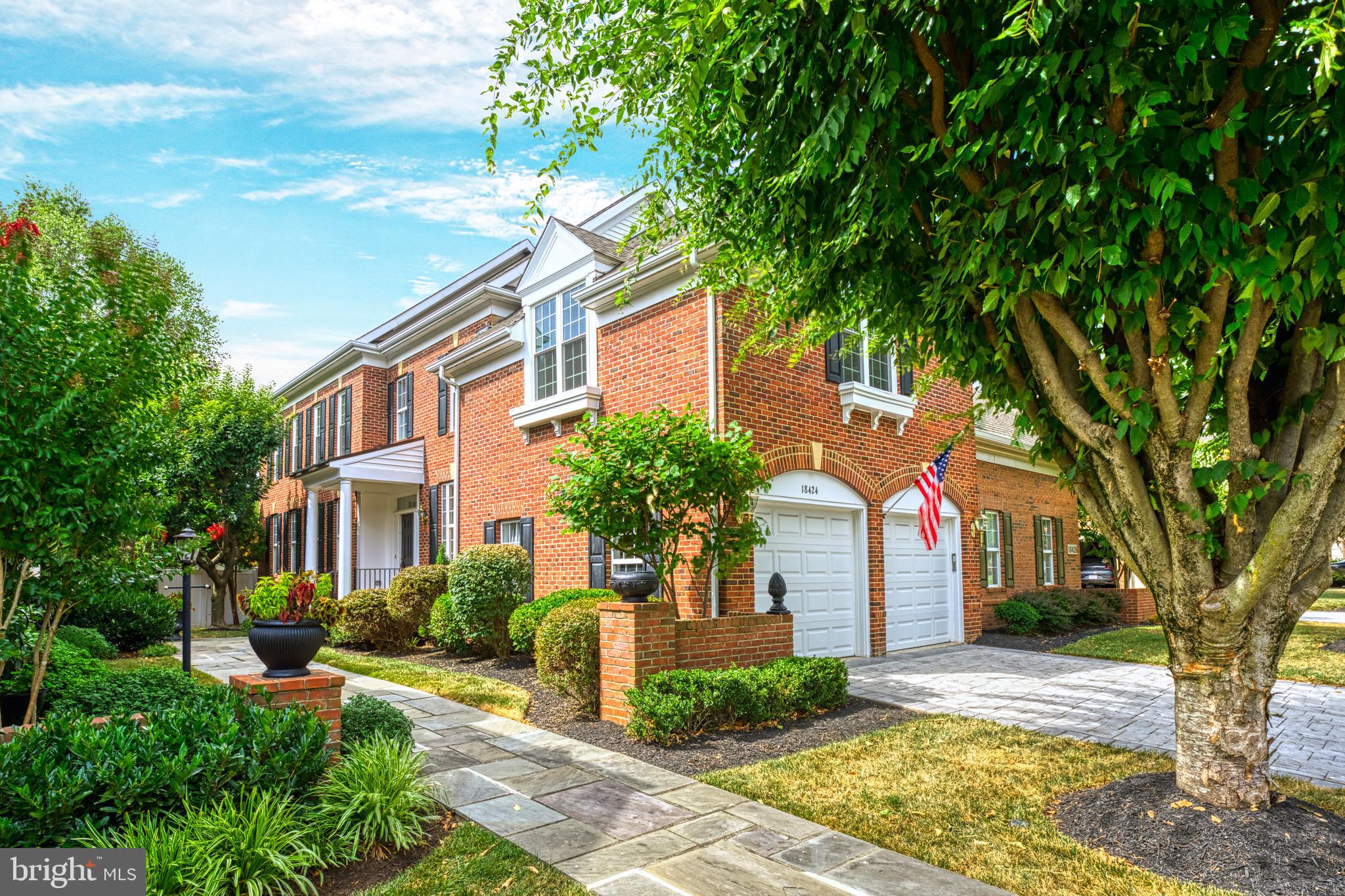 18424 Lanier Island Sq