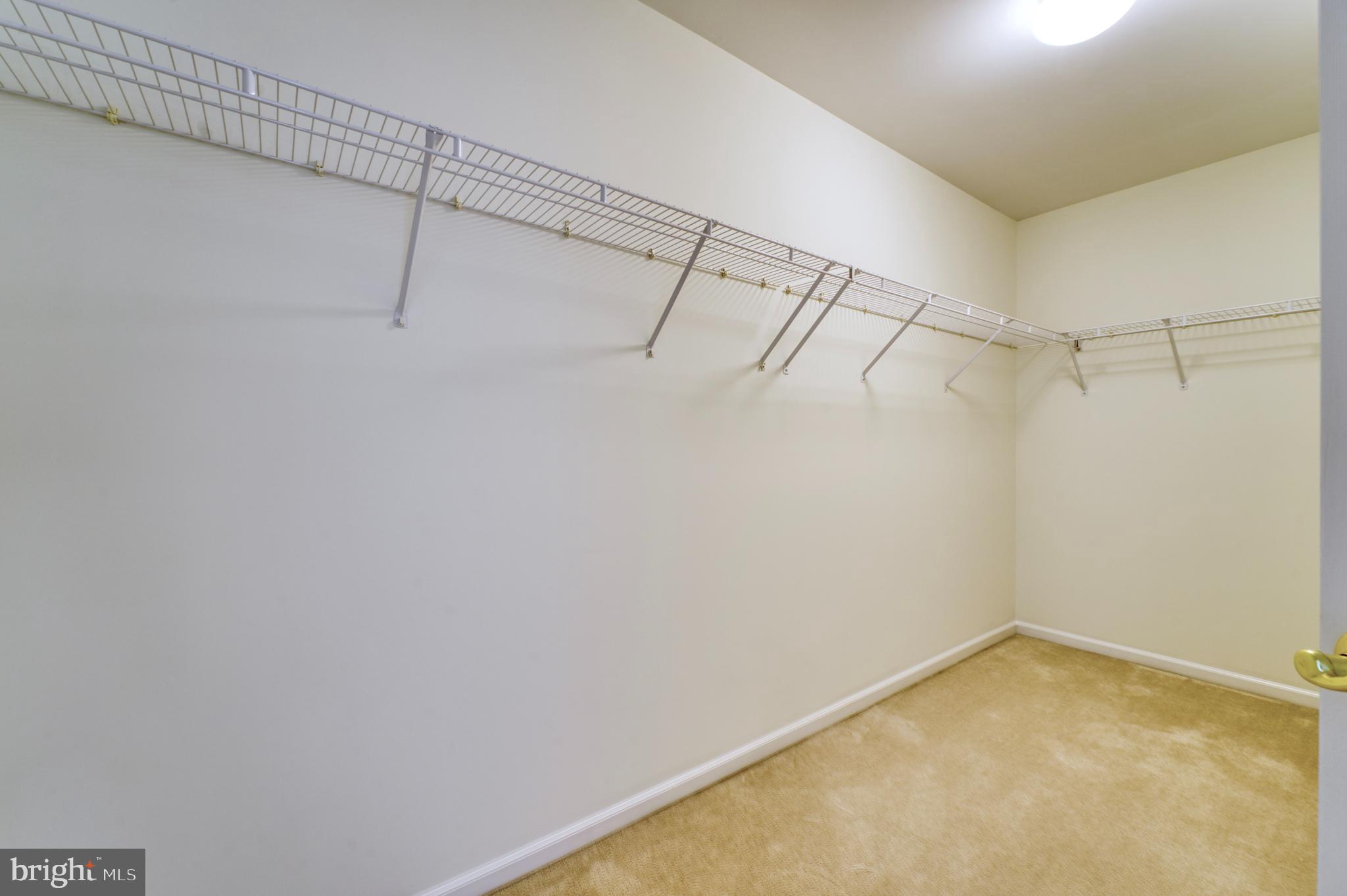 18424 Lanier Island Sq
