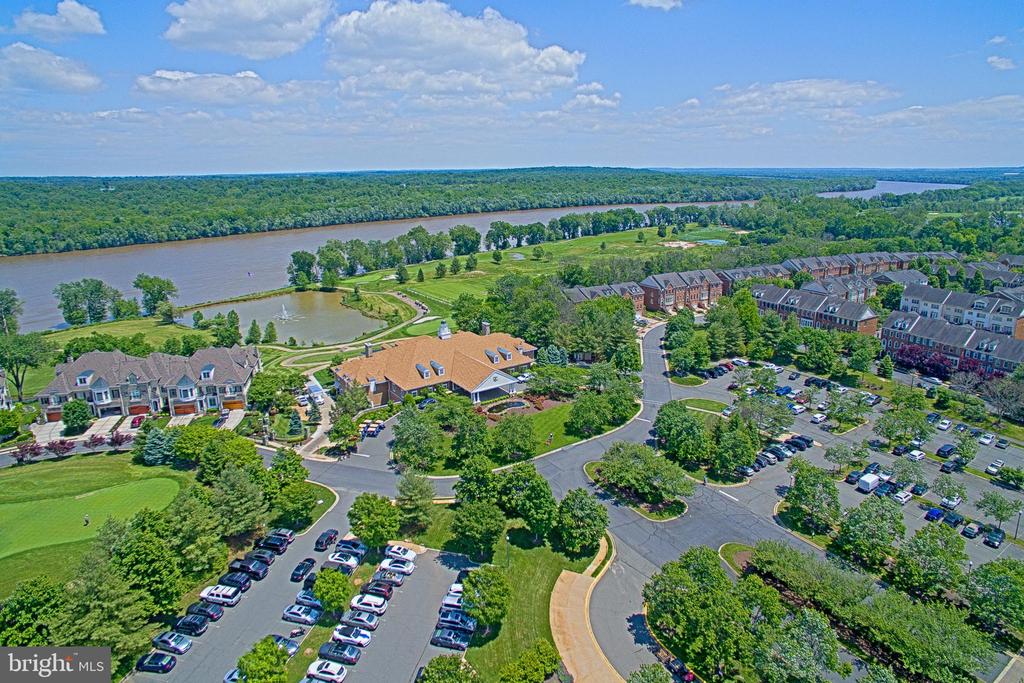 18424 Lanier Island Sq