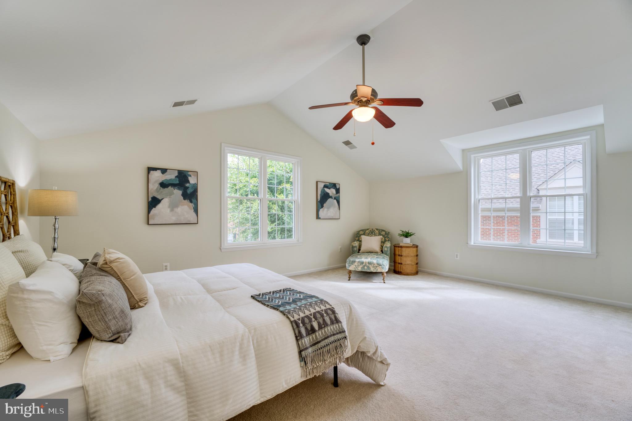 18424 Lanier Island Sq