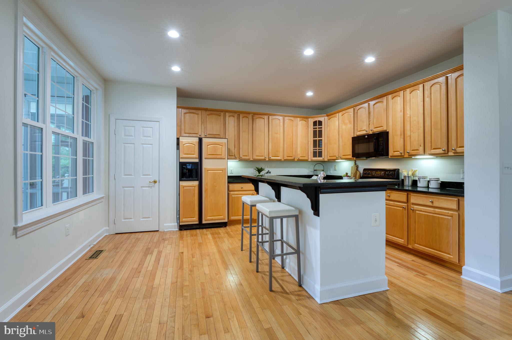 18424 Lanier Island Sq
