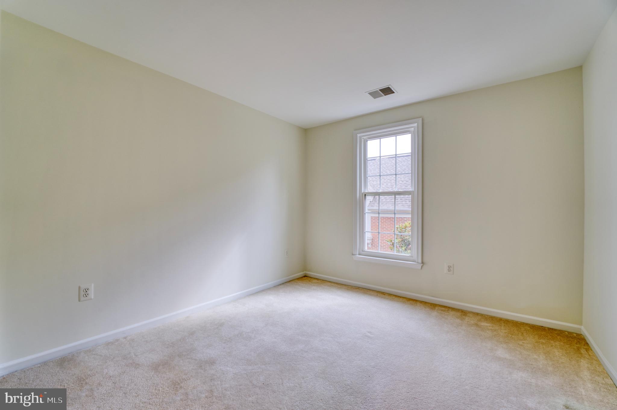 18424 Lanier Island Sq