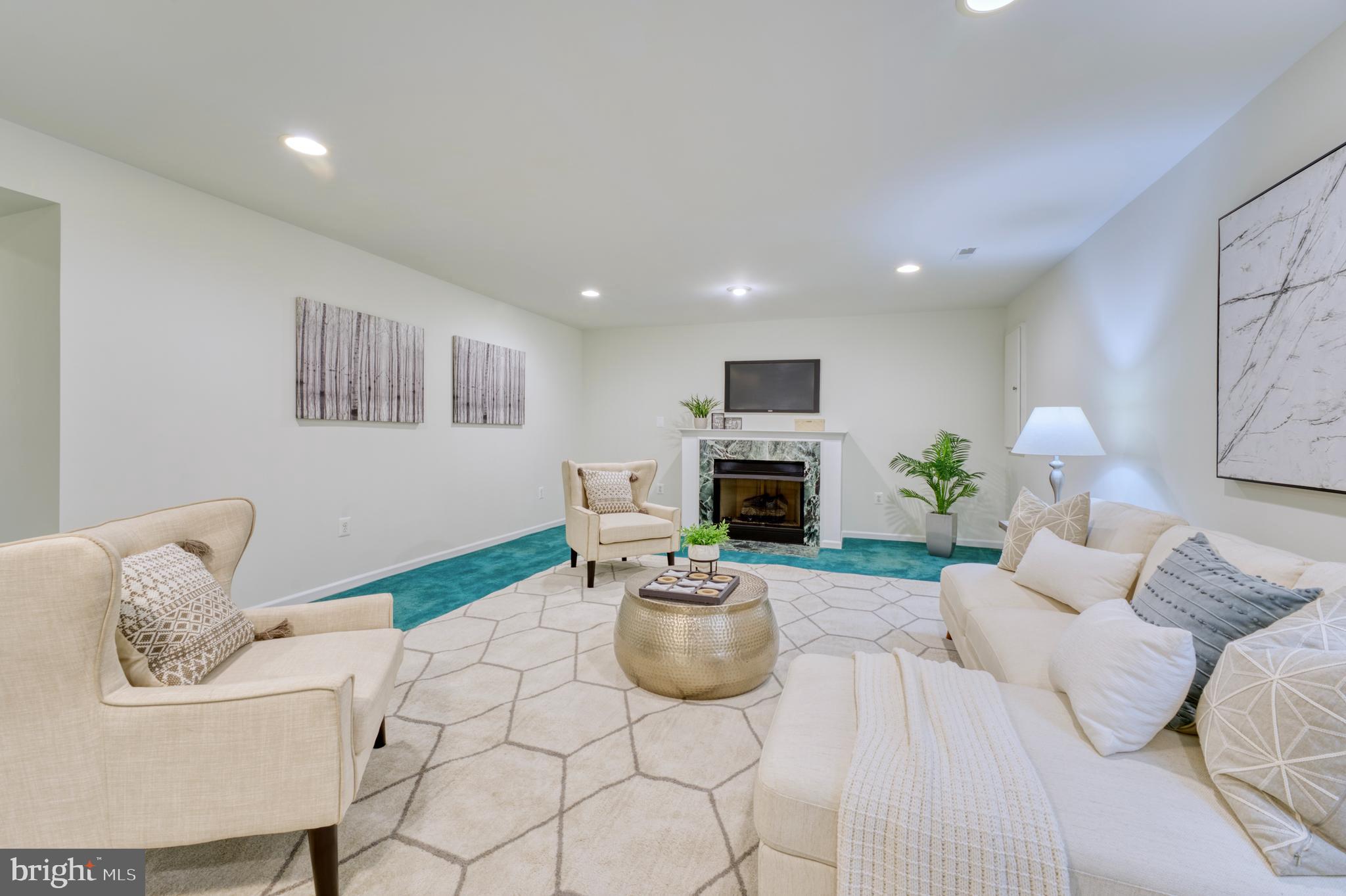 18424 Lanier Island Sq
