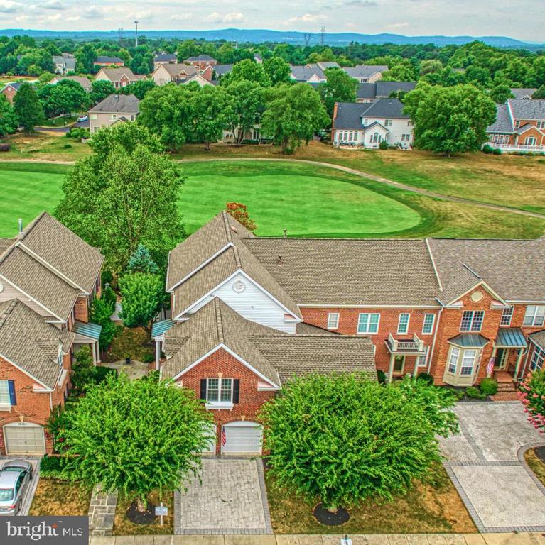 18424 Lanier Island Sq