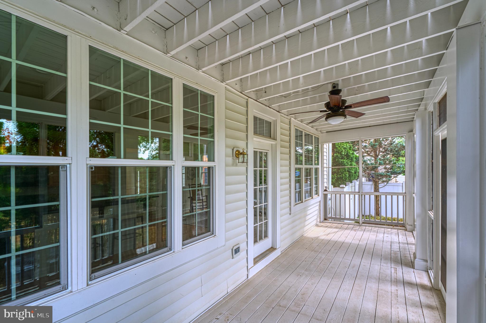 18424 Lanier Island Sq