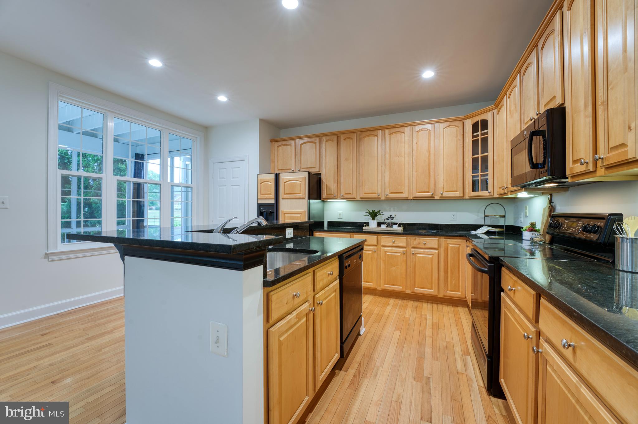 18424 Lanier Island Sq
