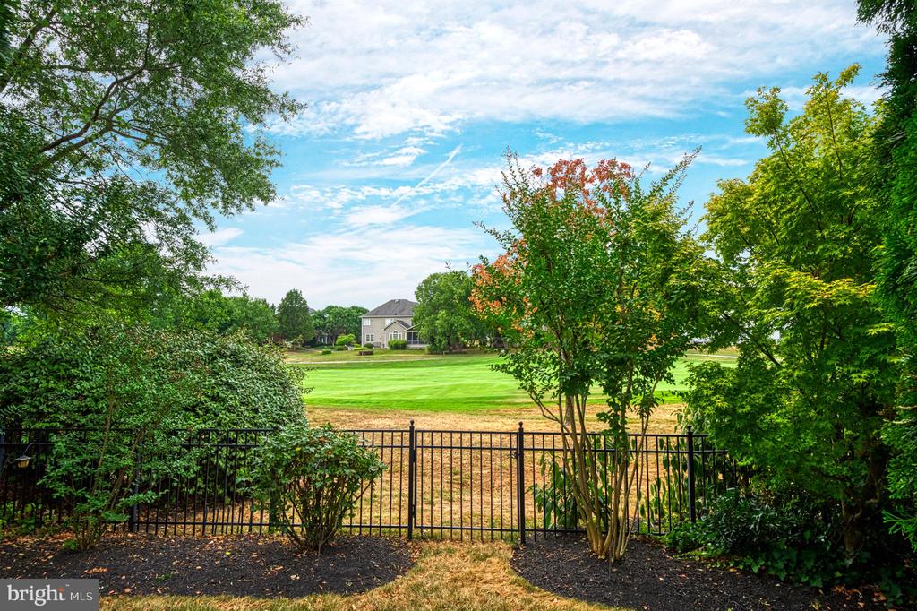 18424 Lanier Island Sq