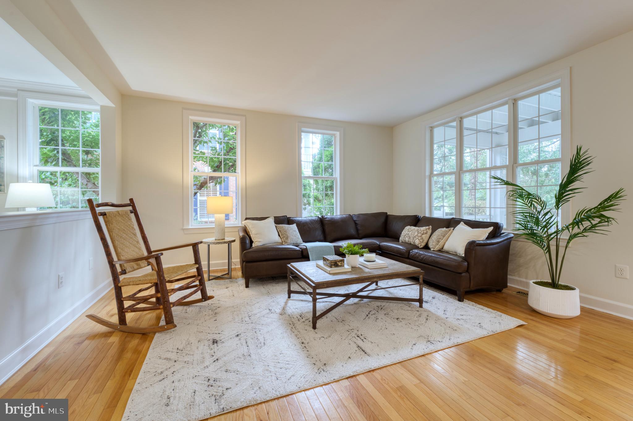 18424 Lanier Island Sq